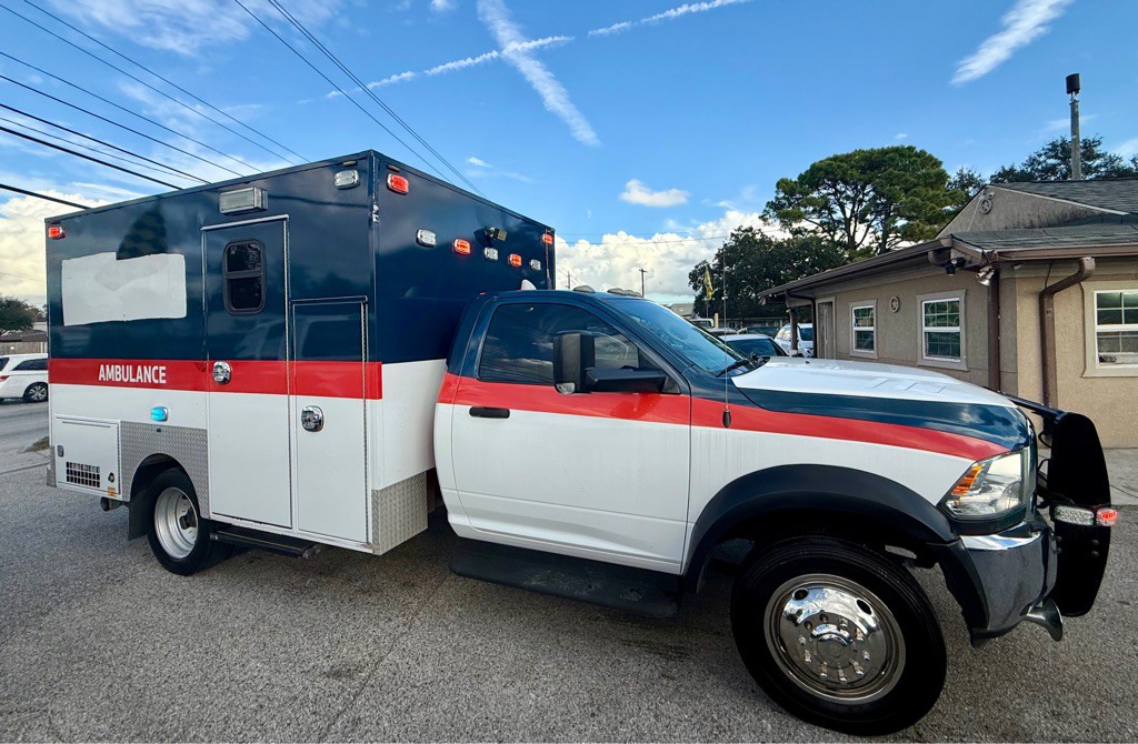 2016 RAM 4500 Image 4