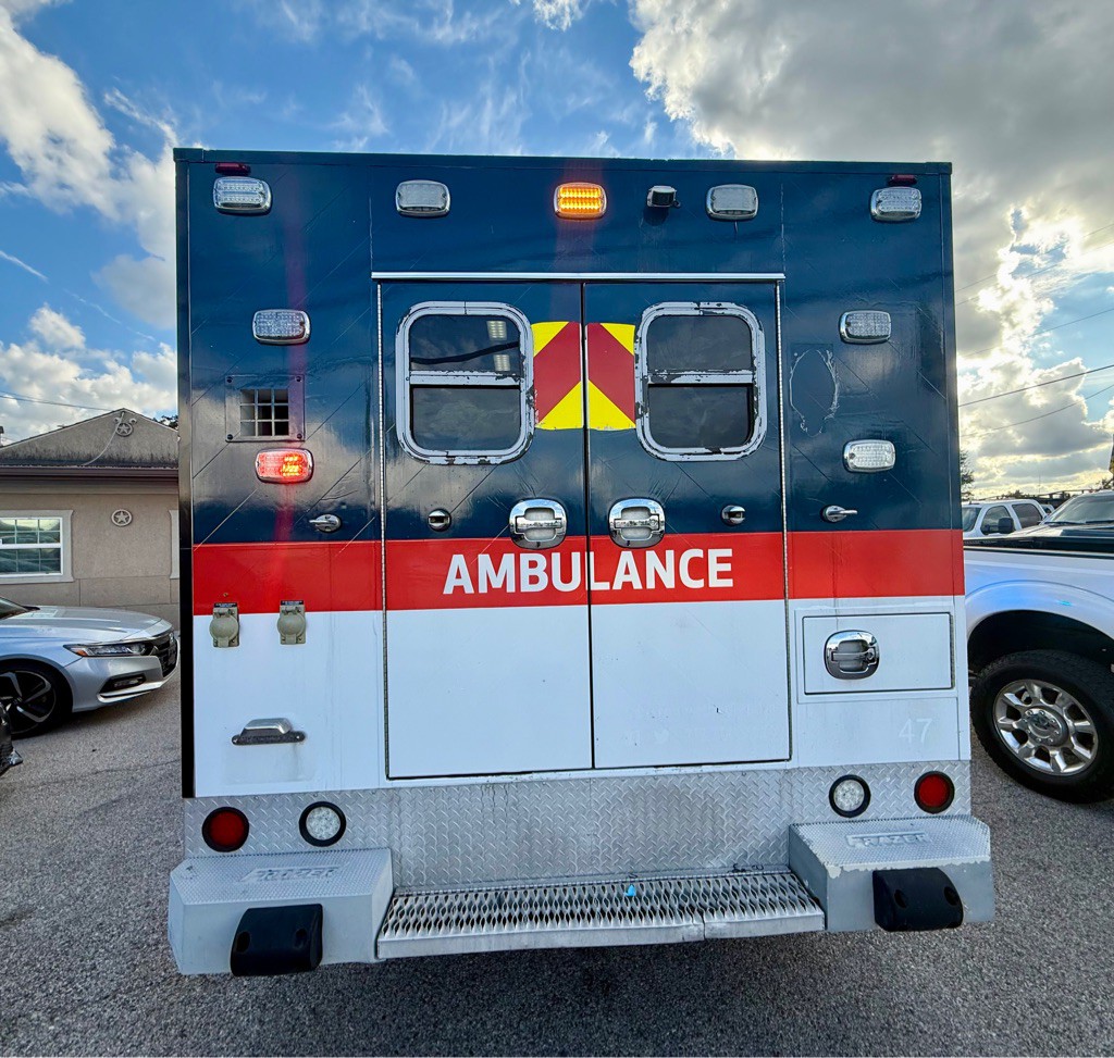 2016 RAM 4500 Image 6