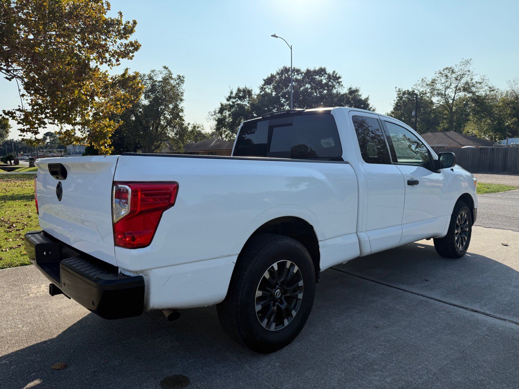 2020 Nissan Titan Image 5