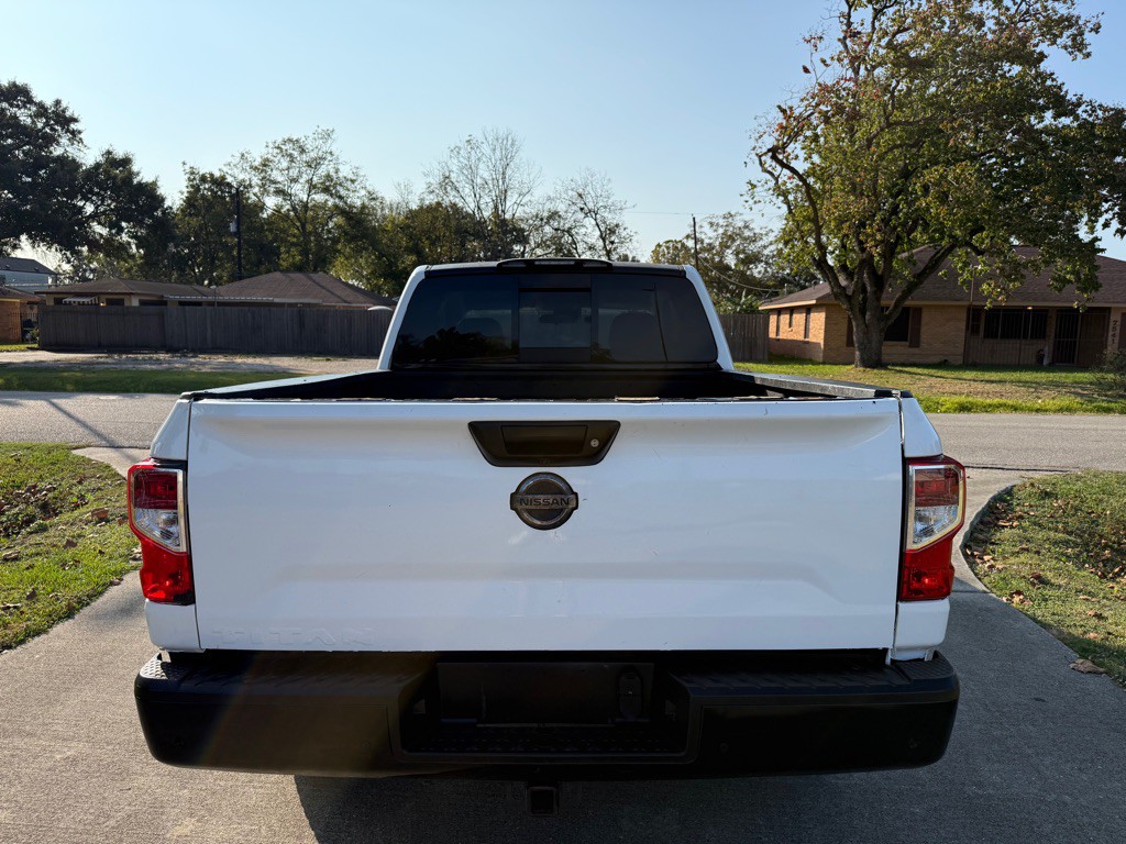 2020 Nissan Titan Image 6