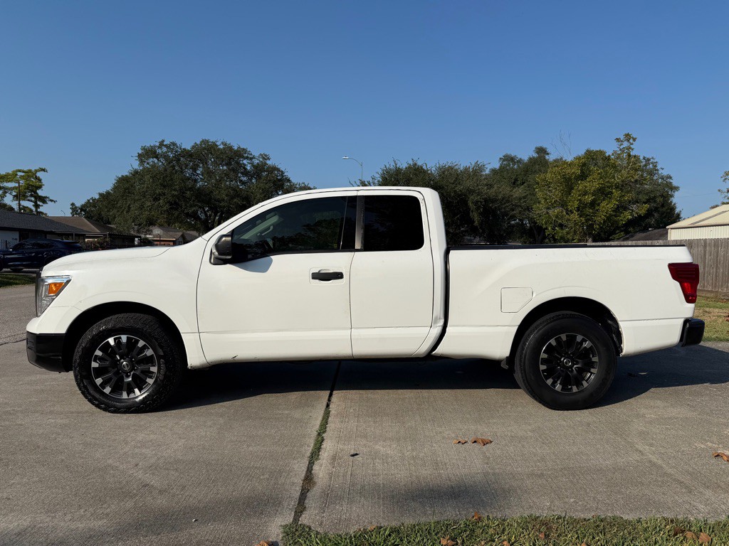 2020 Nissan Titan Image 8