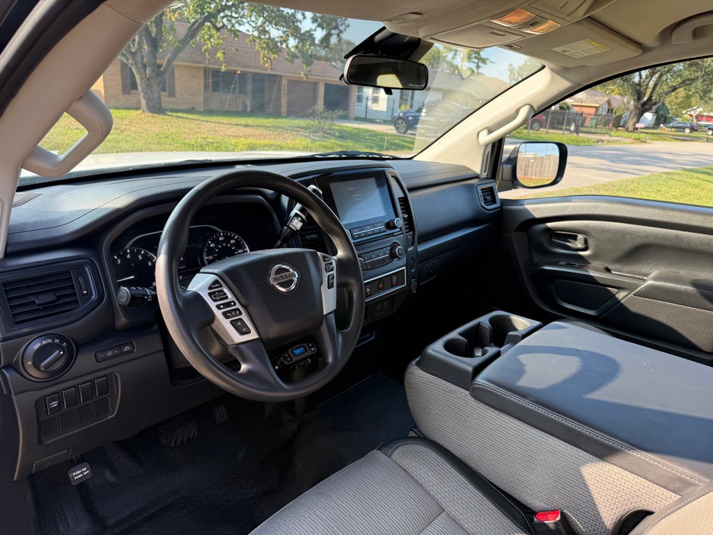2020 Nissan Titan Image 9