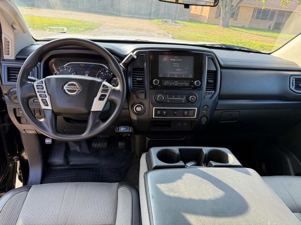 2020 Nissan Titan Image 11