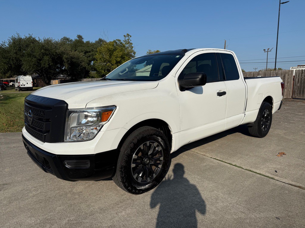 2020 Nissan Titan Image 1