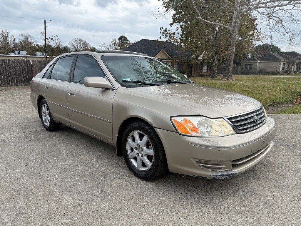 2003 Toyota Avalon Image 1