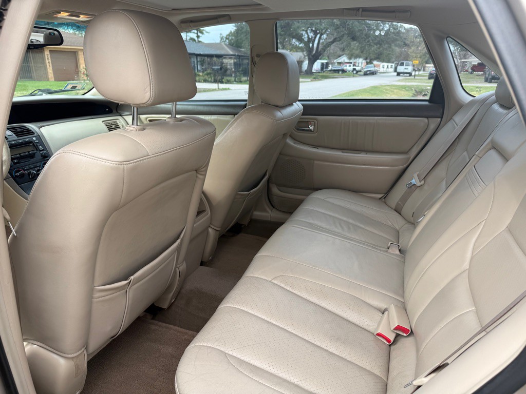 2003 Toyota Avalon Image 10