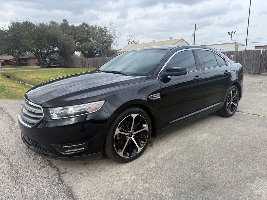 2016 Ford Taurus Image 1