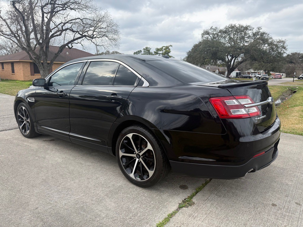 2016 Ford Taurus Image 7