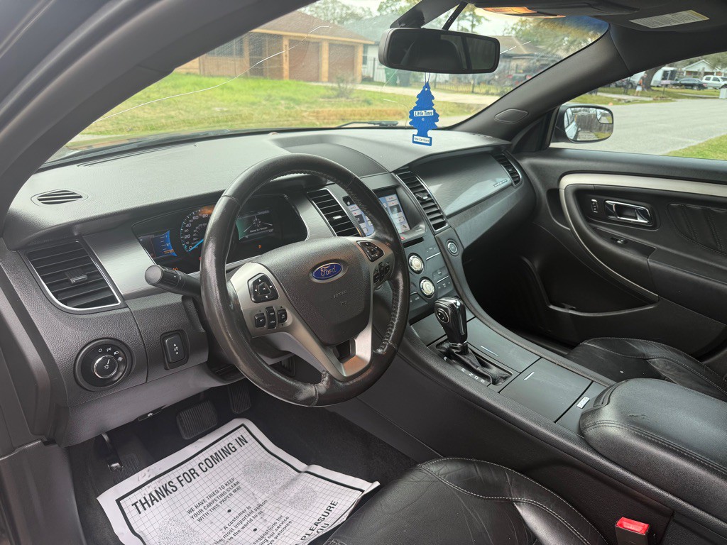 2016 Ford Taurus Image 9