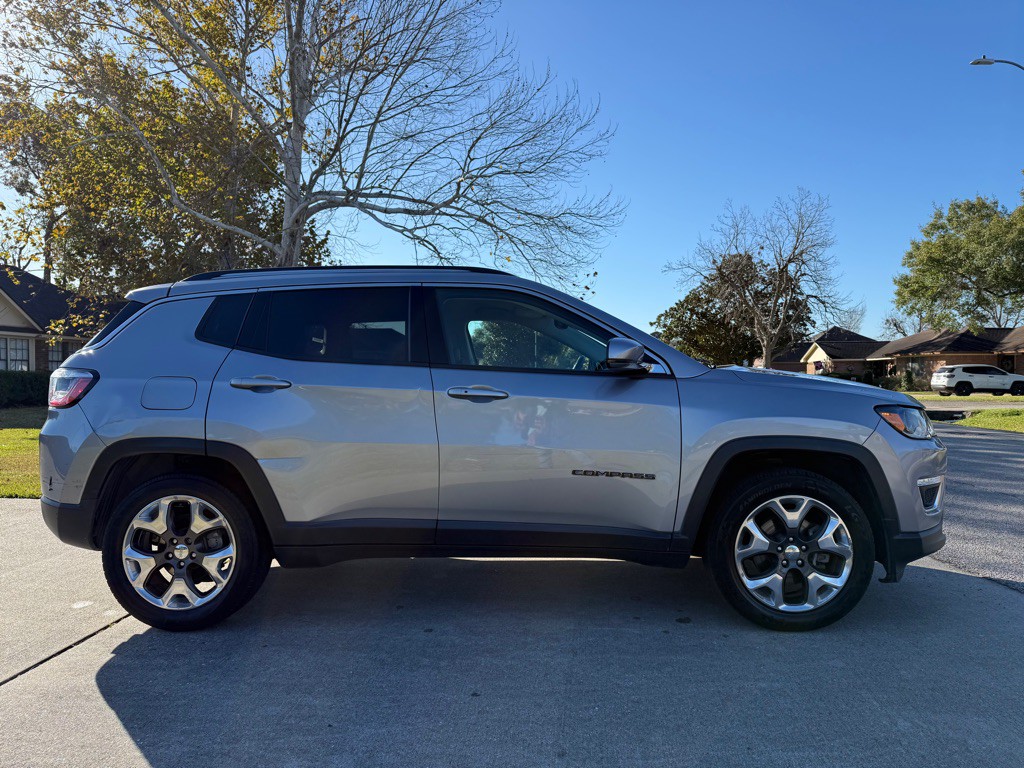 2018 Jeep Compass Image 2