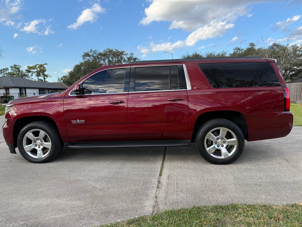2016 Chevrolet Suburban Image 7