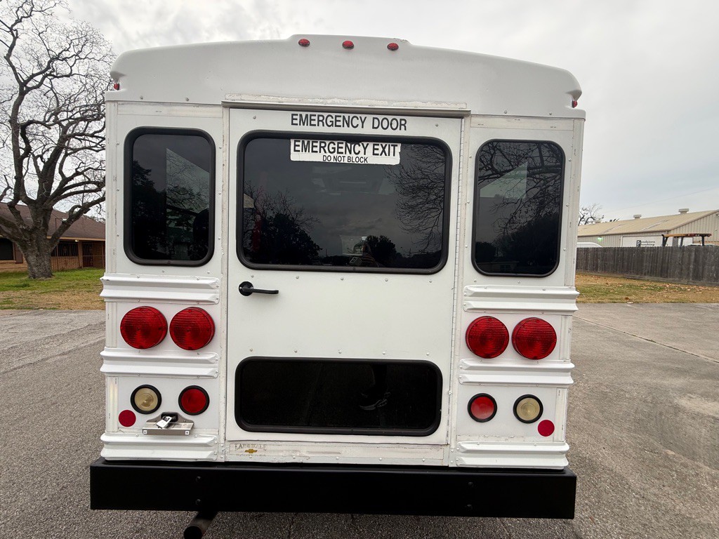 2010 Chevrolet Express Image 6