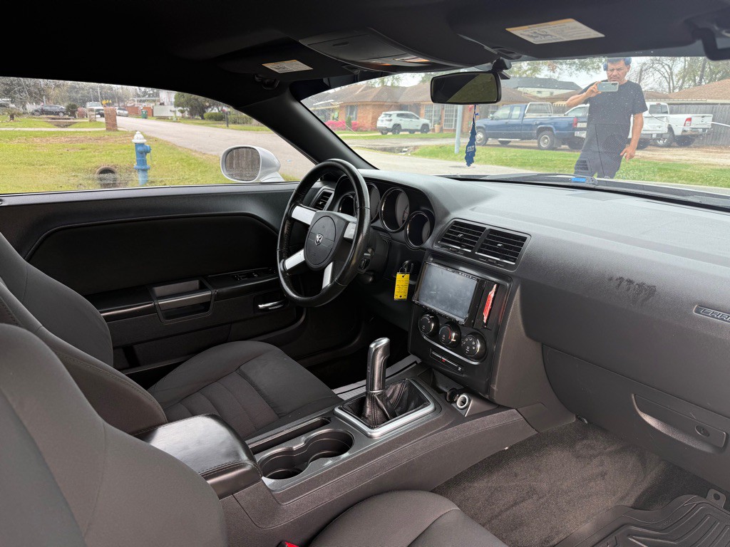 2009 Dodge Challenger Image 8