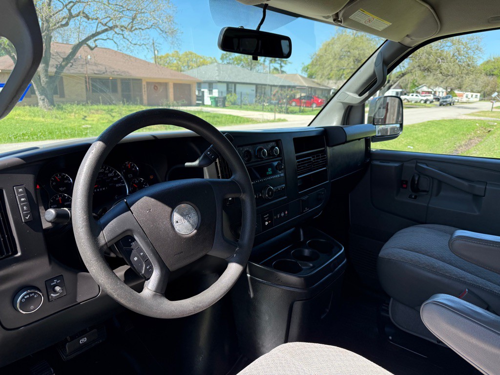 2018 GMC Savana Image 9