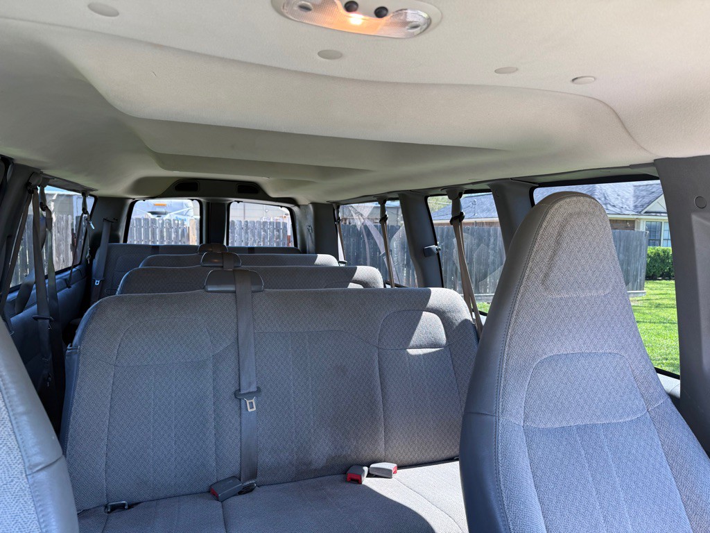 2018 GMC Savana Image 11