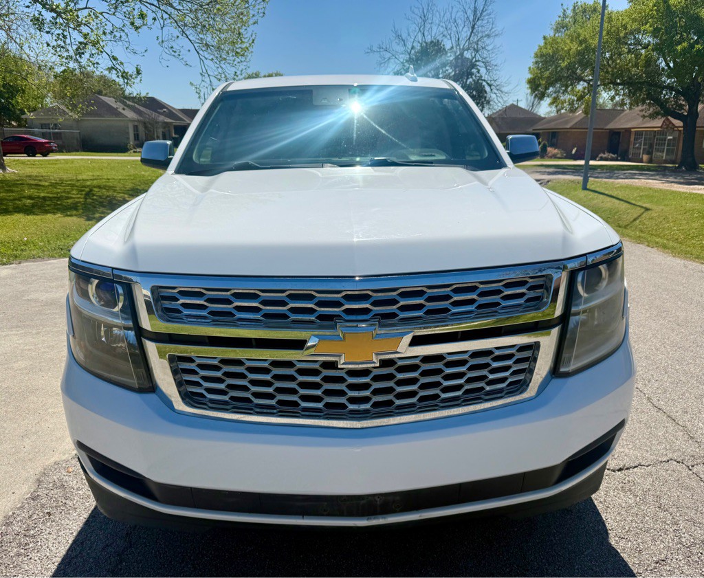 2017 Chevrolet Tahoe Image 2