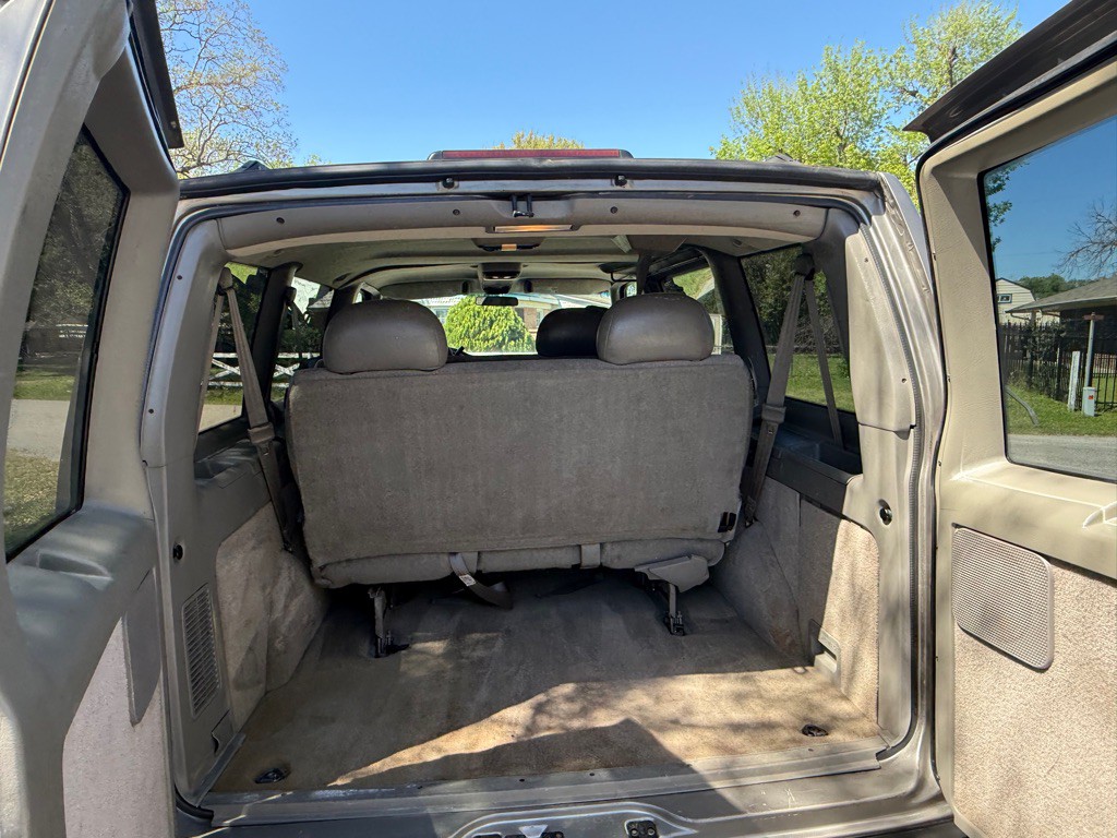 2002 Chevrolet Astro Image 18