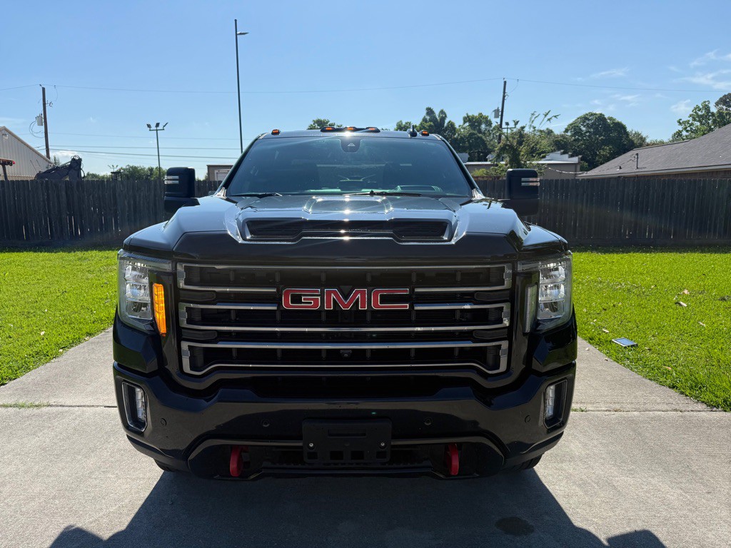 2022 GMC Sierra Image 2