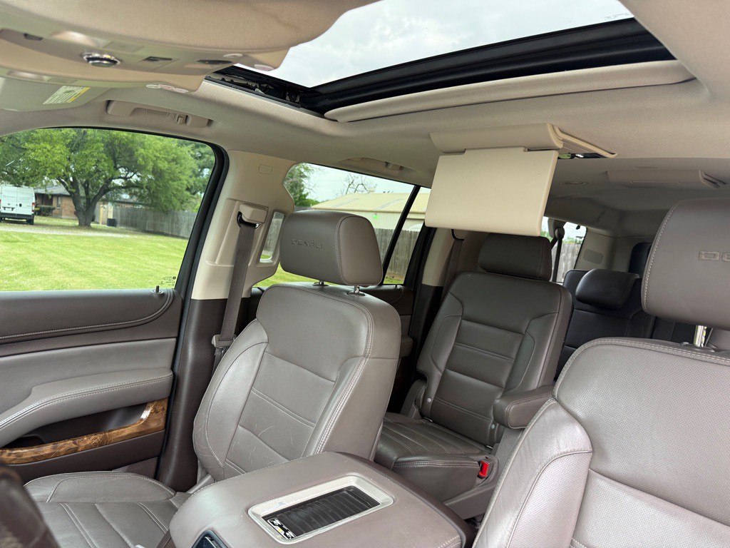 2015 GMC Yukon Image 11