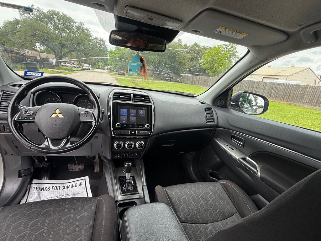 2020 Mitsubishi Outlander Image 8