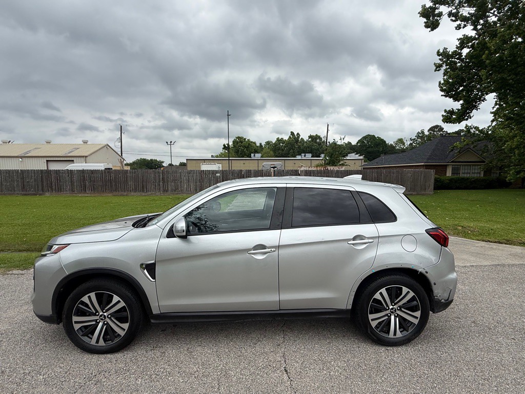 2020 Mitsubishi Outlander Image 4