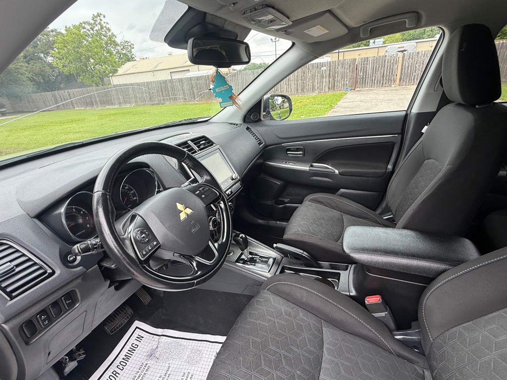 2020 Mitsubishi Outlander Image 5