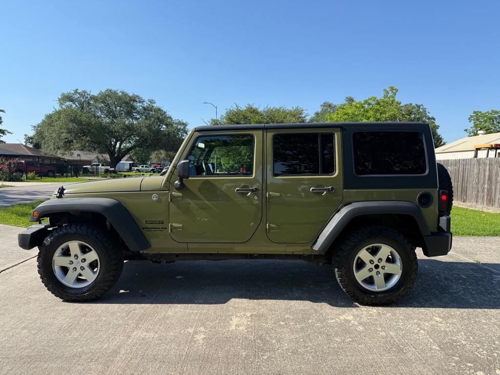 2013 Jeep Wrangler Unlimited Image 9