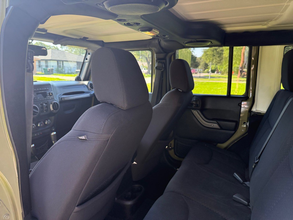 2013 Jeep Wrangler Unlimited Image 11