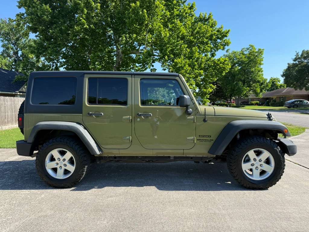 2013 Jeep Wrangler Unlimited Image 15