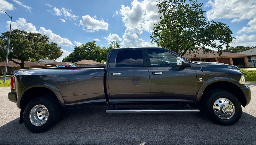 2017 RAM 3500 Image 4