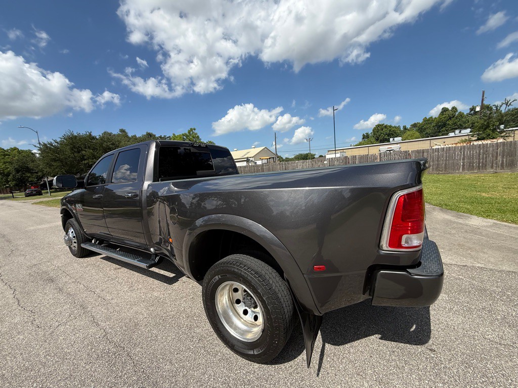 2017 RAM 3500 Image 8