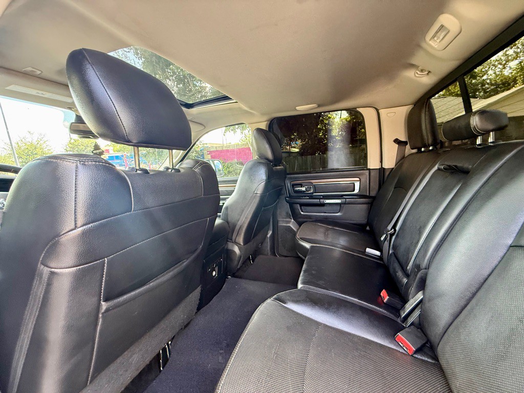 2017 RAM 3500 Image 11
