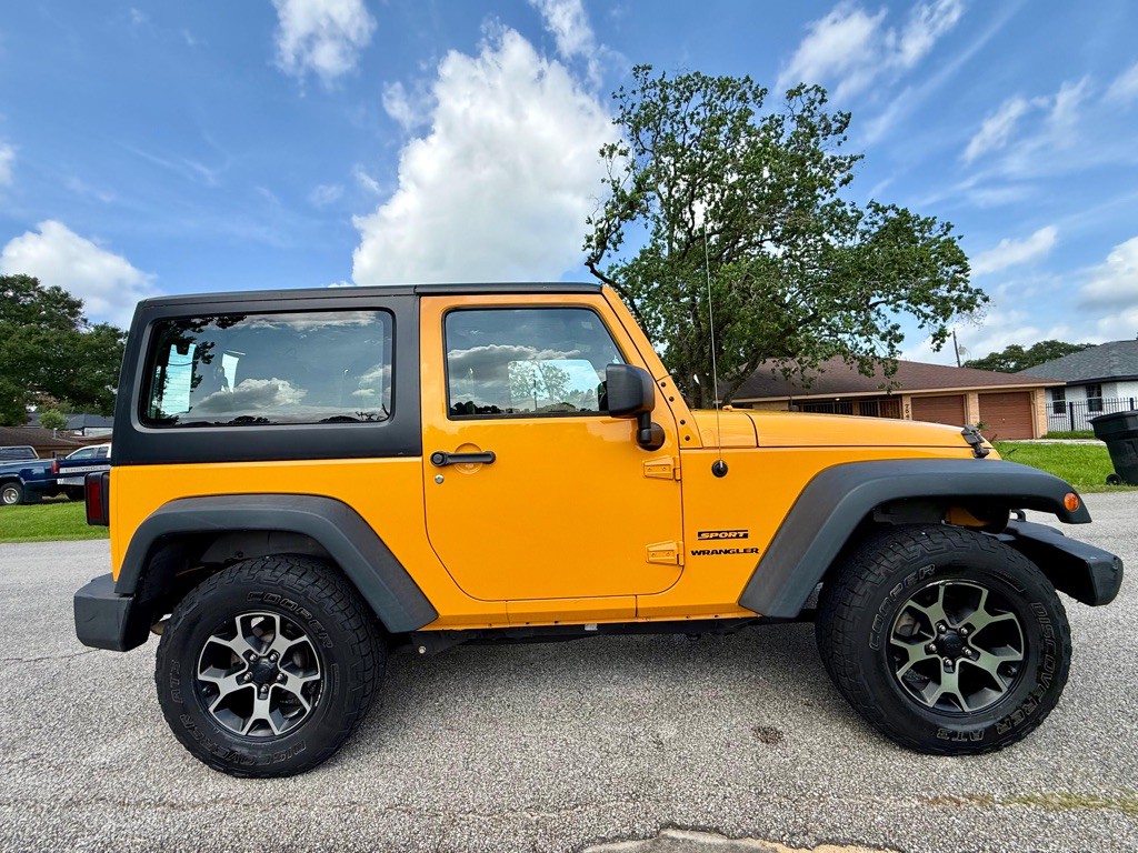 2013 Jeep Wrangler Image 2