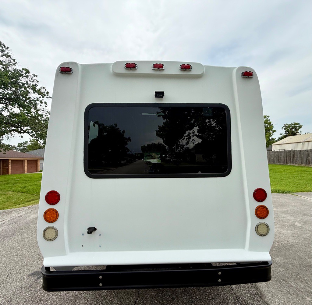 2015 Ford Econoline Image 7