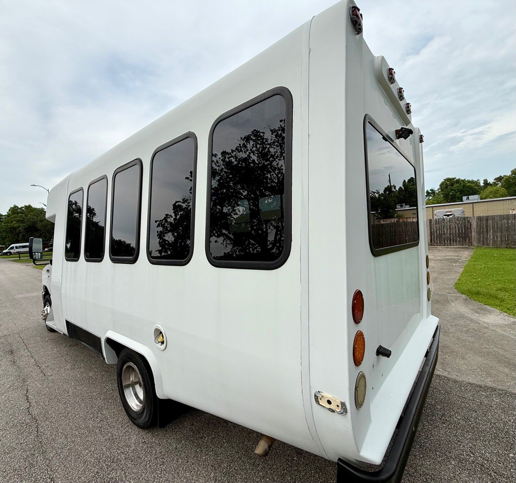 2015 Ford Econoline Image 8