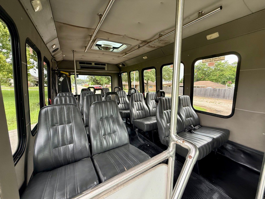 2015 Ford Econoline Image 14