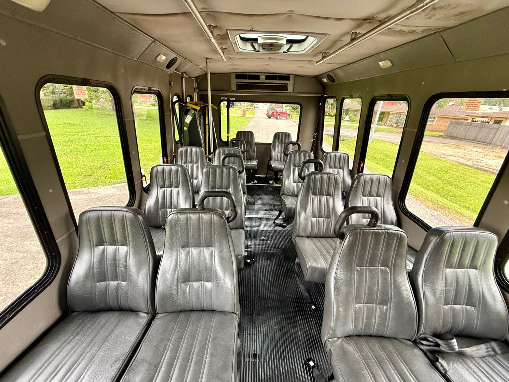 2015 Ford Econoline Image 15