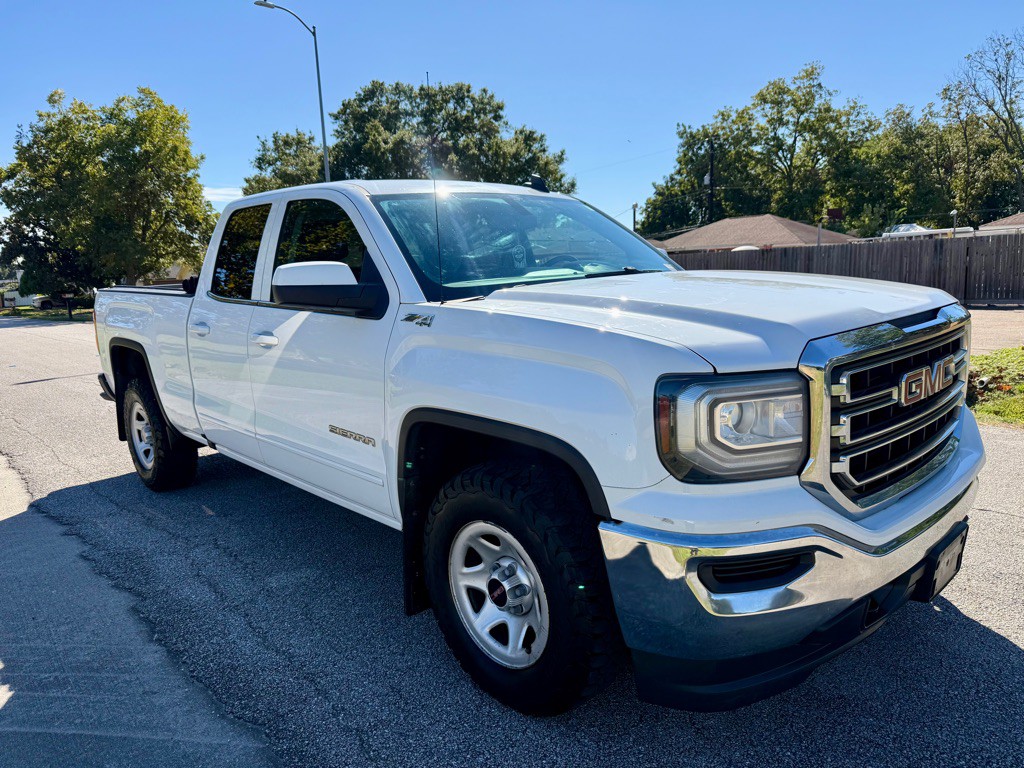 2018 GMC Sierra Image 1