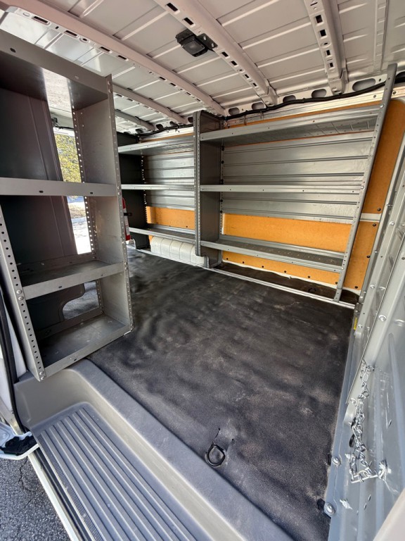 2018 Nissan NV Image 21