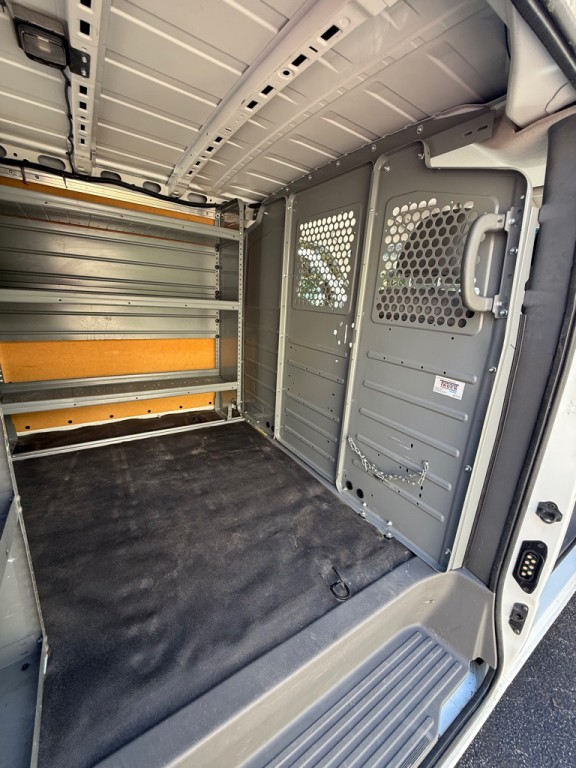 2018 Nissan NV Image 22