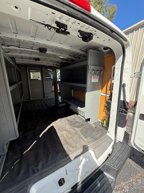 2018 Nissan NV Image 24