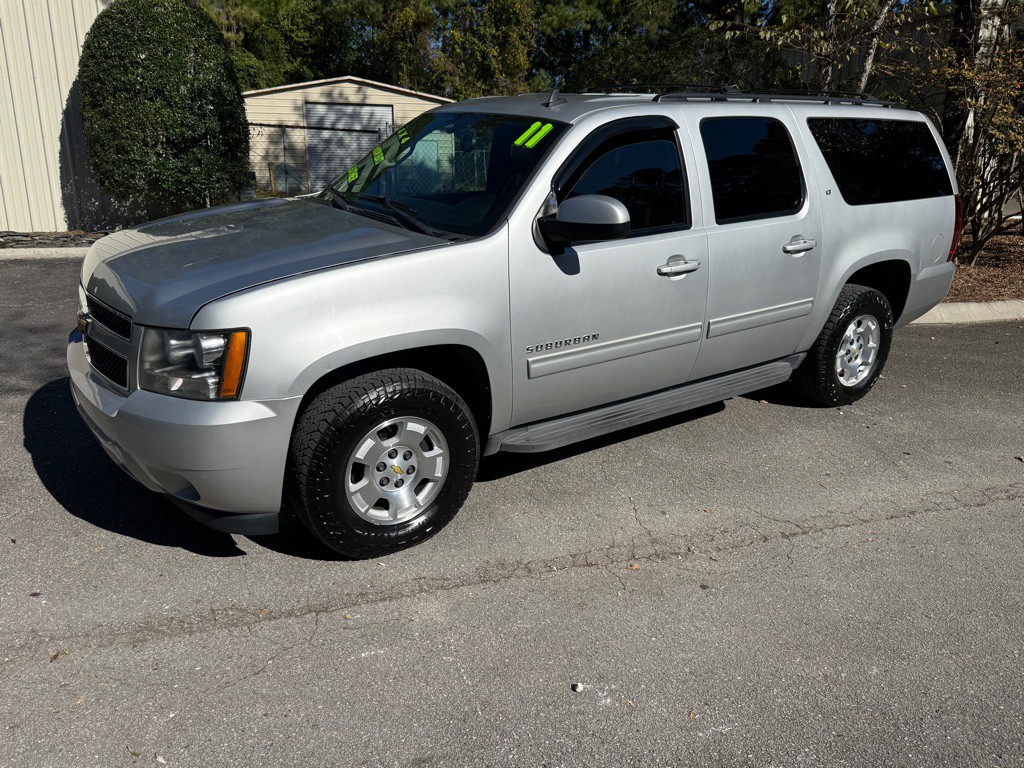 2011 Chevrolet Suburban Image 7