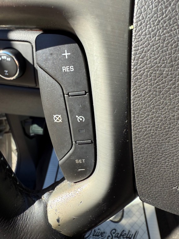 2011 Chevrolet Suburban Image 11