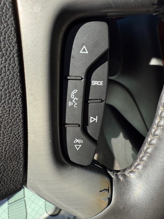 2011 Chevrolet Suburban Image 12