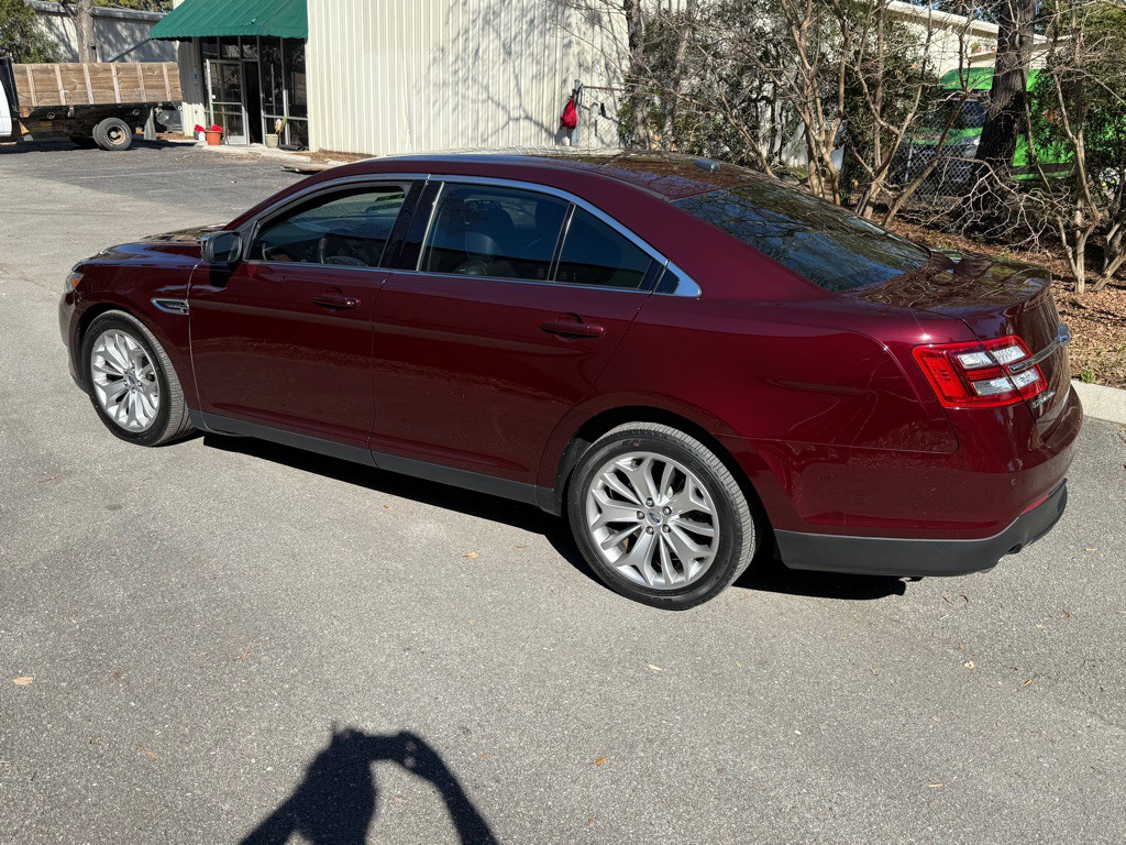 2018 Ford Taurus Image 4