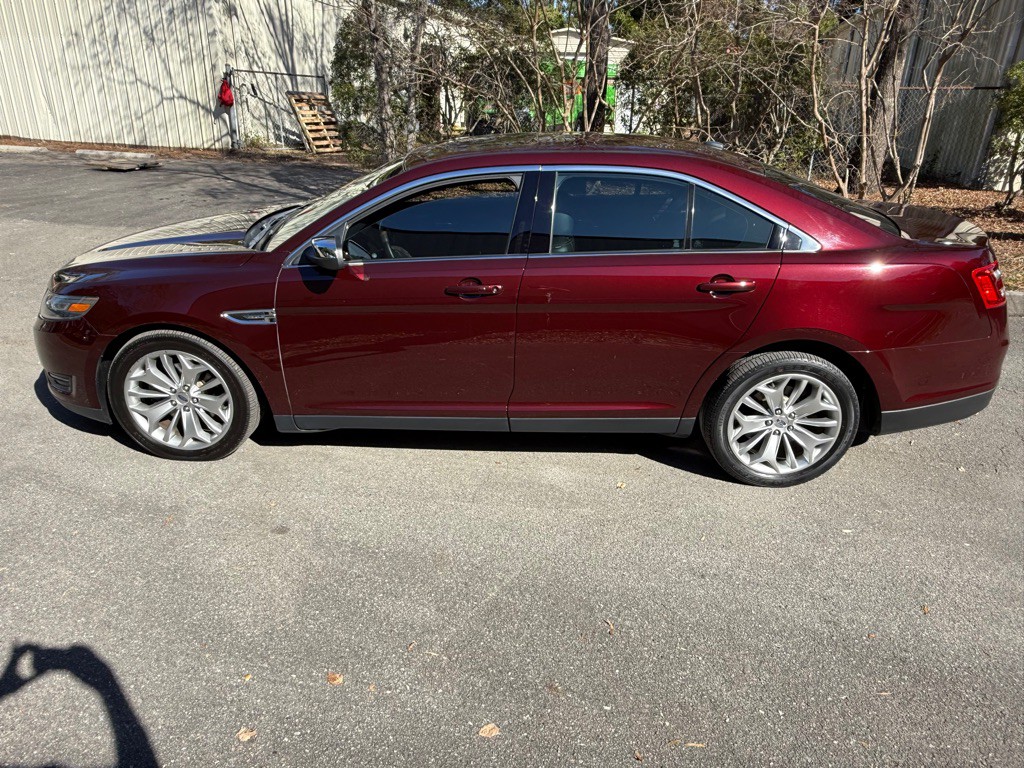 2018 Ford Taurus Image 5