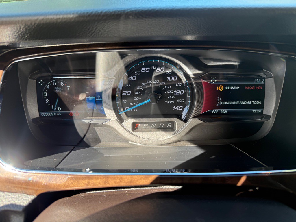 2018 Ford Taurus Image 9