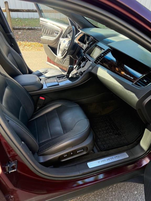 2018 Ford Taurus Image 21