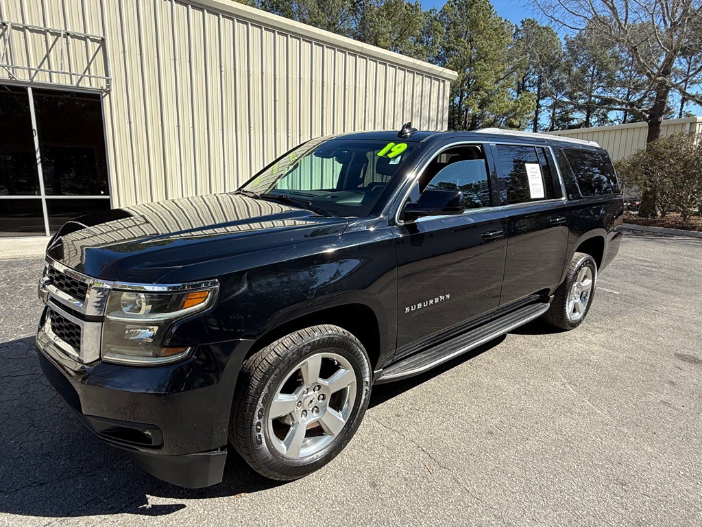2019 Chevrolet Suburban Image 1