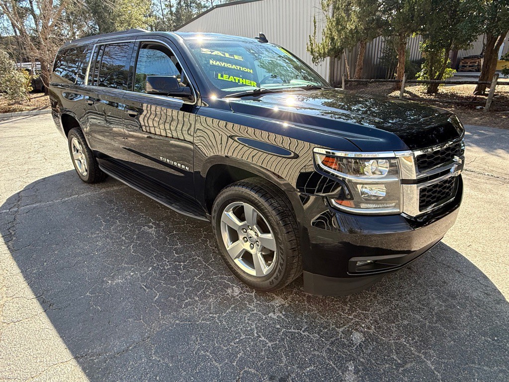2019 Chevrolet Suburban Image 3
